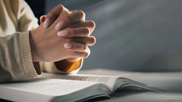 Bíblia é a Palavra Viva de Deus: Conheça sua Importância e Poder