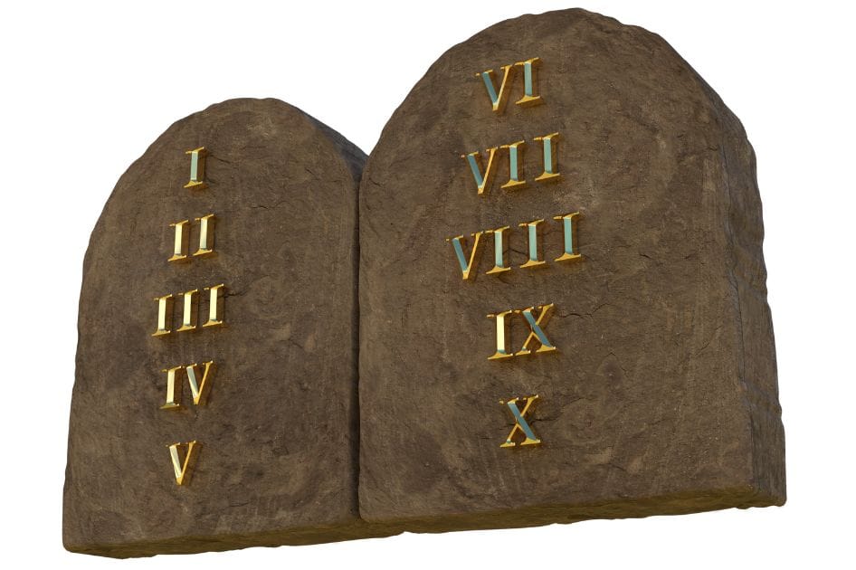 Tábuas da Lei com os Dez Mandamentos — encontro de catequese sobre os Dez Mandamentos